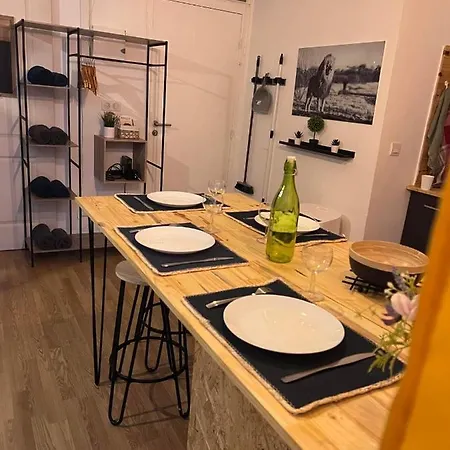 Апартаменты Climatise Aux Pieds De La Cite