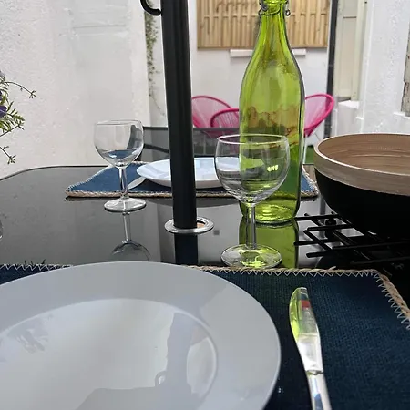 Climatise Aux Pieds De La Cite Апартаменты