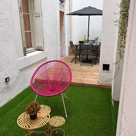 Апартаменты Climatise Aux Pieds De La Cite