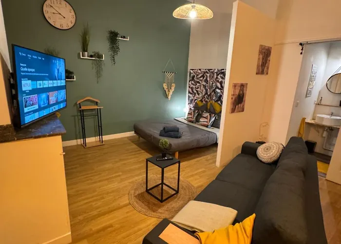 Climatise Aux Pieds De La Cite Daire *